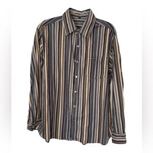 Tom Tompson striped button-down shirt, 100% cotton.